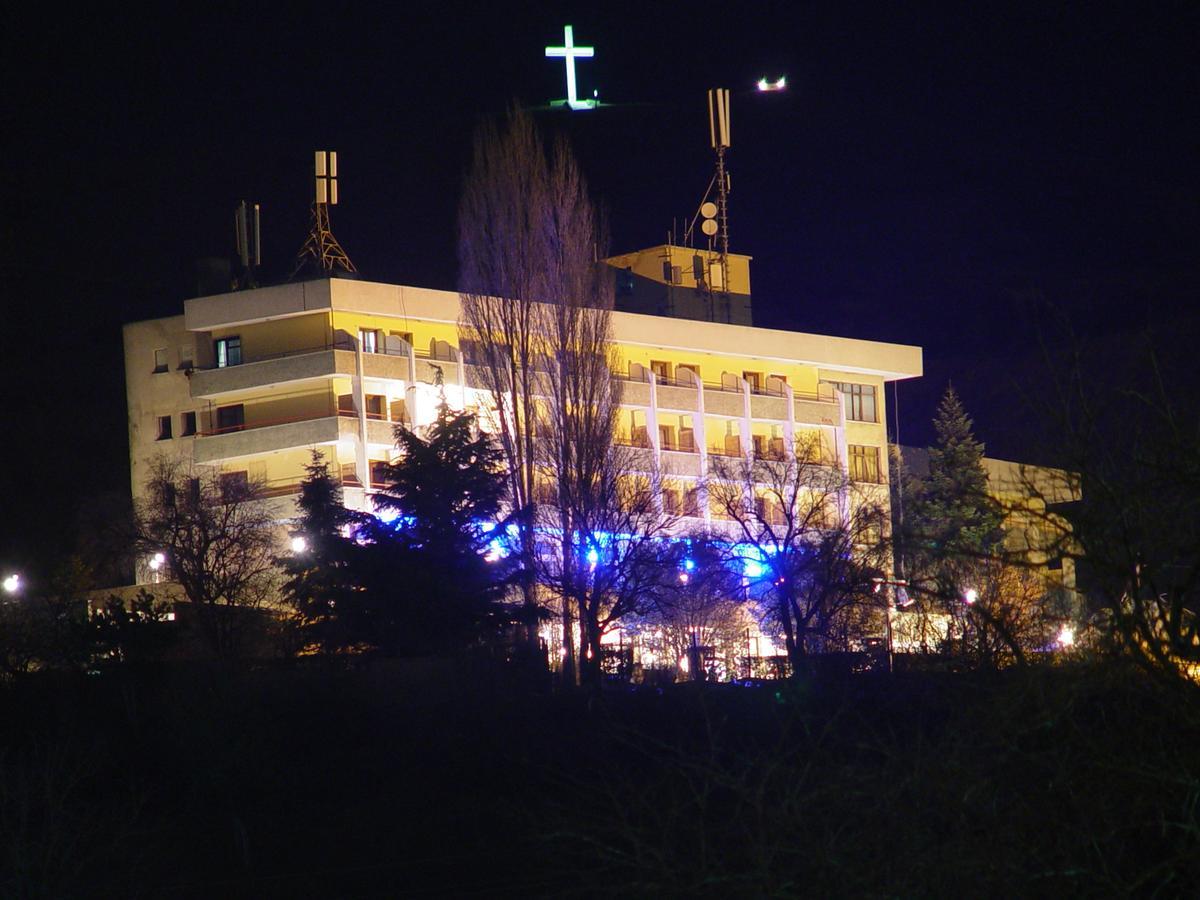 Hotel Kristal Korce Exterior foto